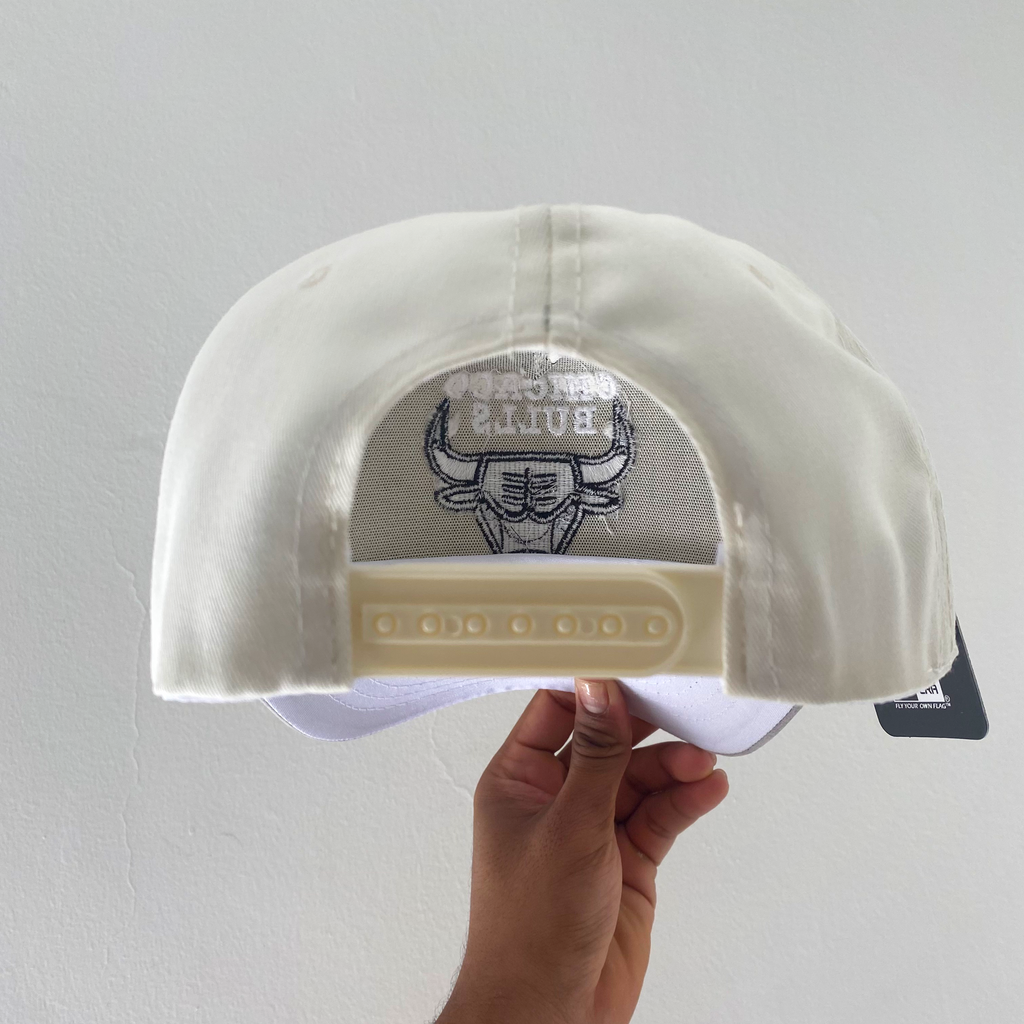 CAP CHICAGO BULLS CREMA