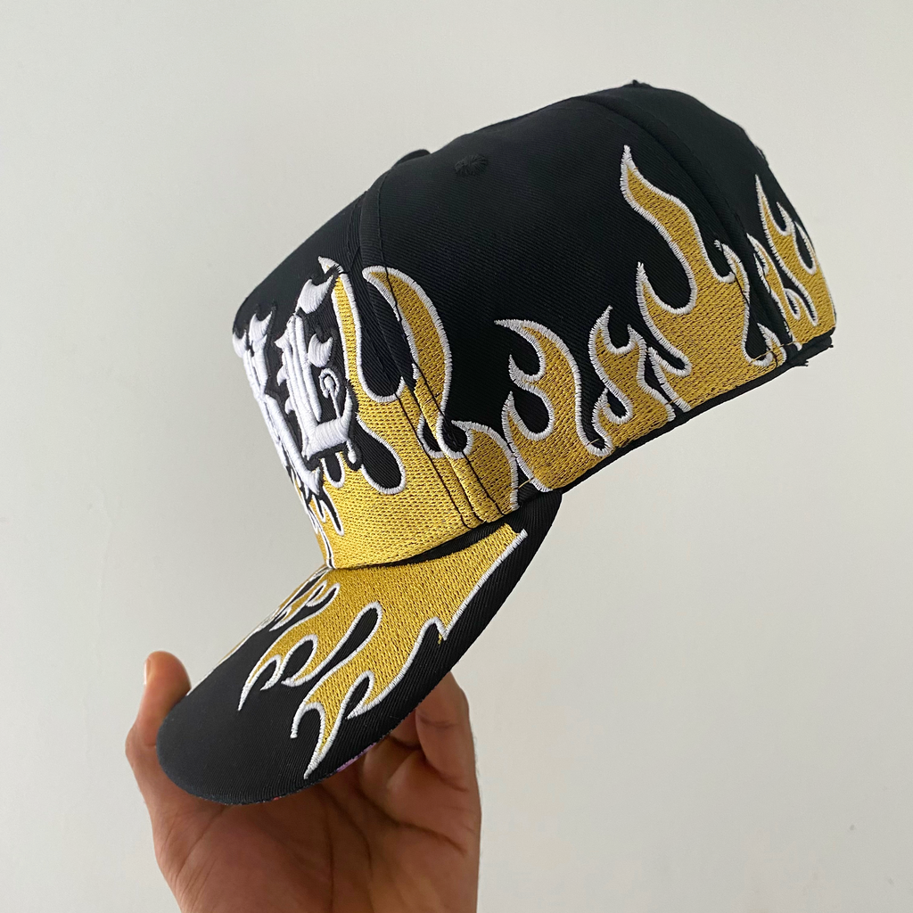 NIKE FLAMAS BORDADO