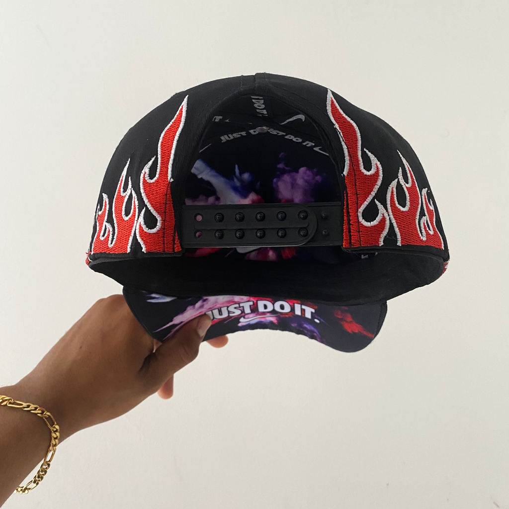 NIKE FLAMAS BORDADO