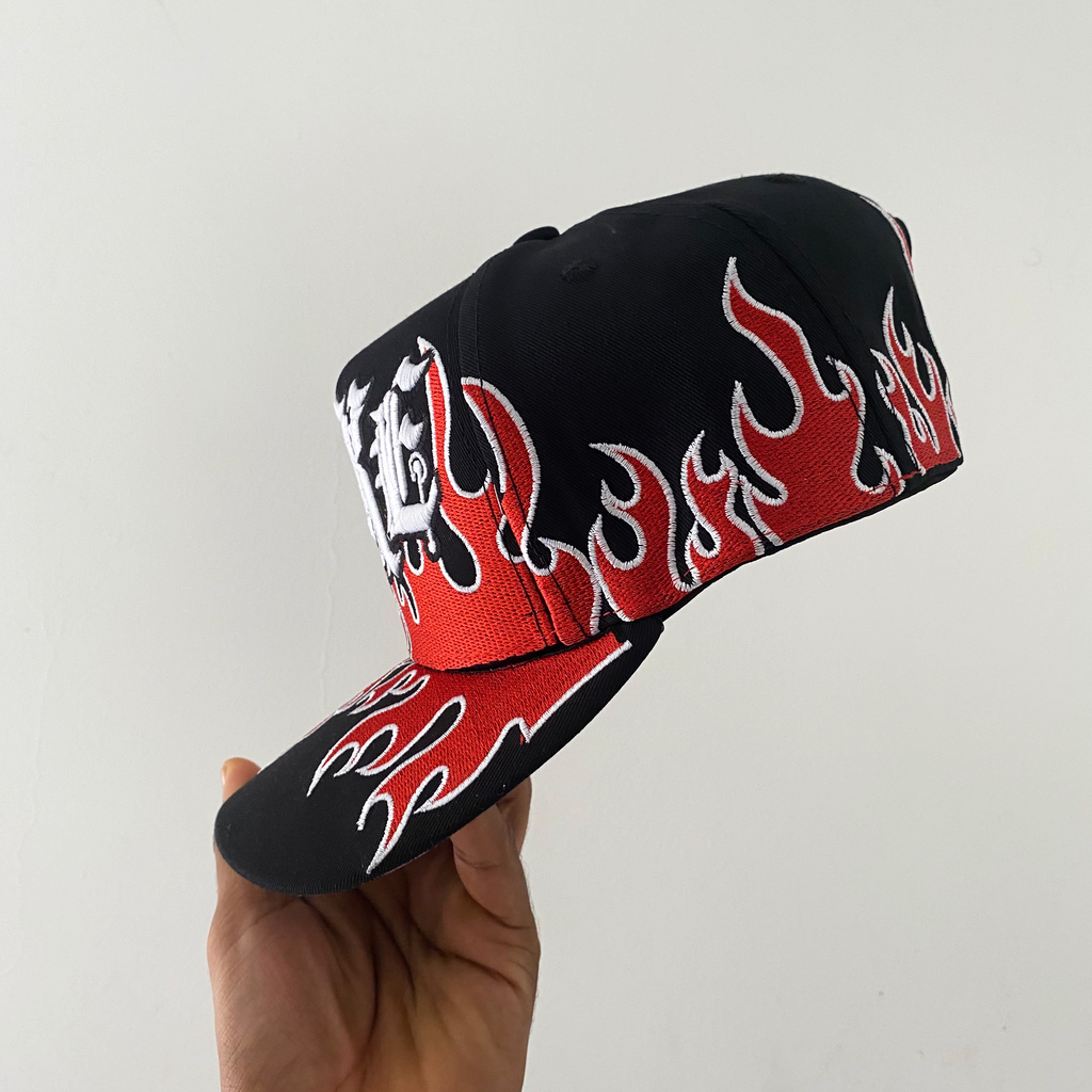 NIKE FLAMAS BORDADO