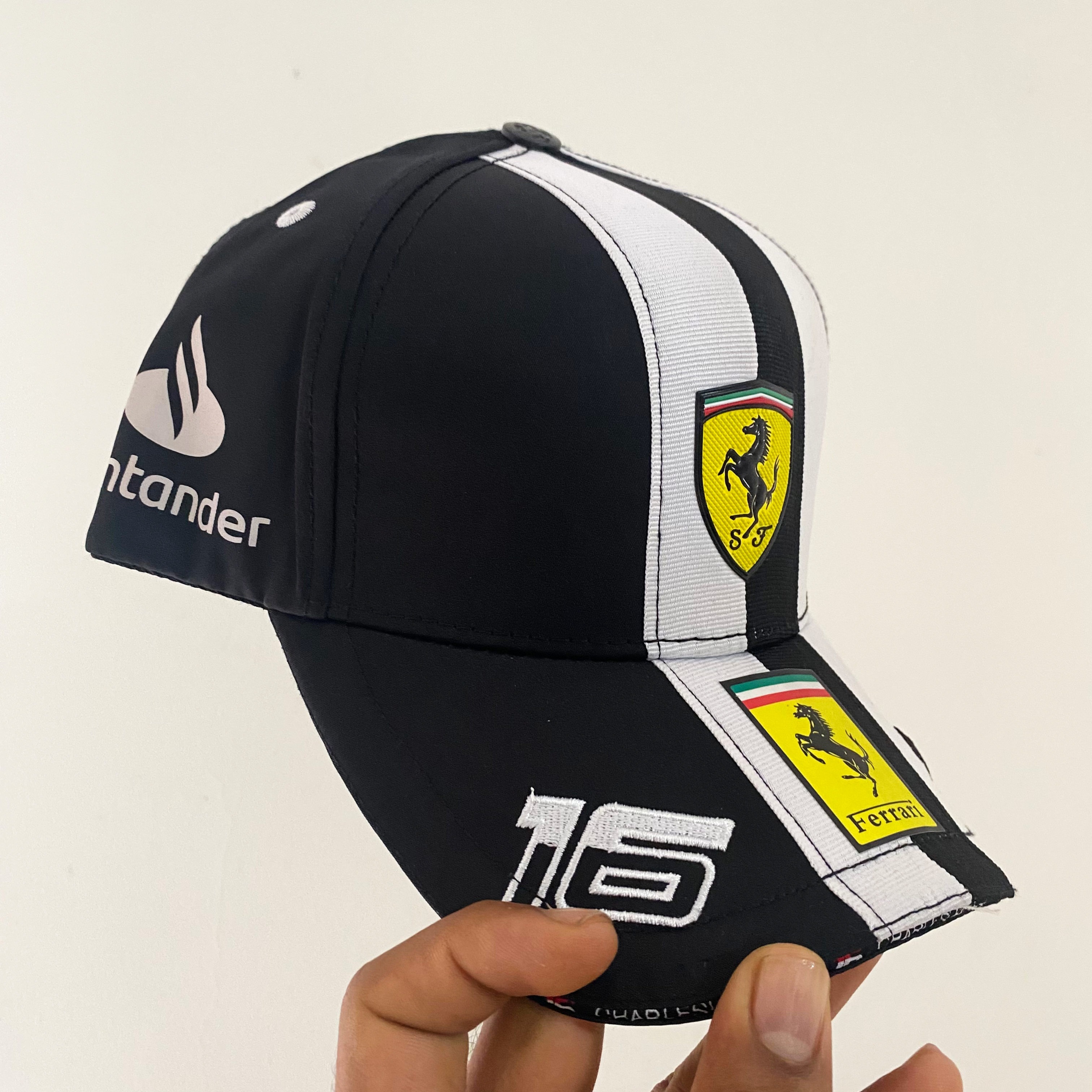 FERRARI BLACK- WHITE