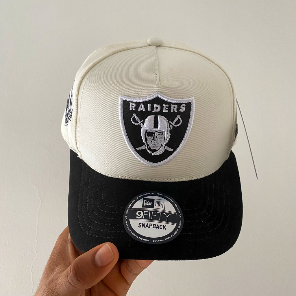 CAP RAIDERS CREMA-NEGRO